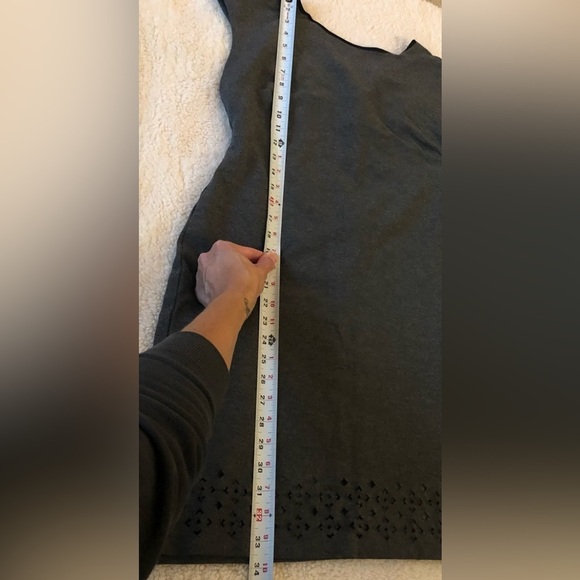 Banana Republic laser cut ponte sheath dress sleeveless size 4 - Picture 6 of 13